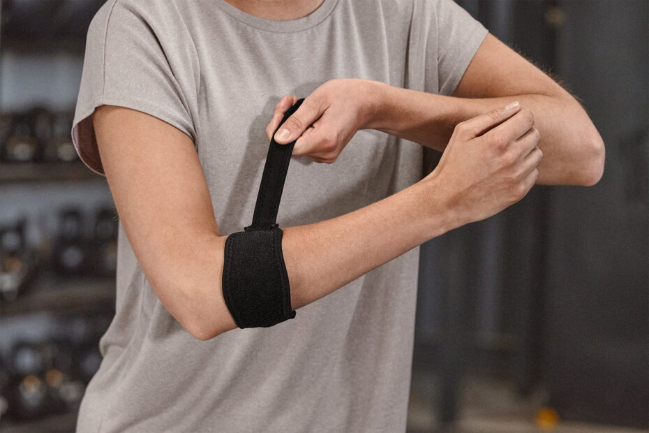 How to Wear a Tennis Elbow Support