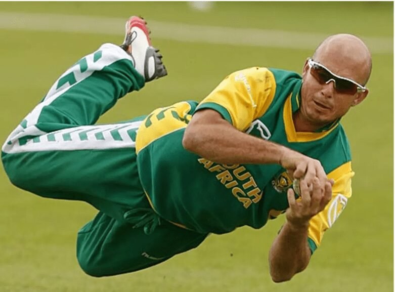 Top 12 Best Fielders In Cricket History